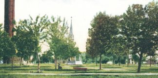 Columbia Park Marshfield Wisconsin Vintage Postcard